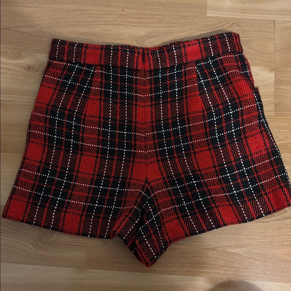 🌻• Zara • Plaid Shorts • - Picture 5 of 5